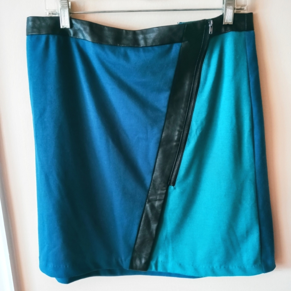 🪻4/$25🪻 eci color-block Pencil Skirt with leather trim